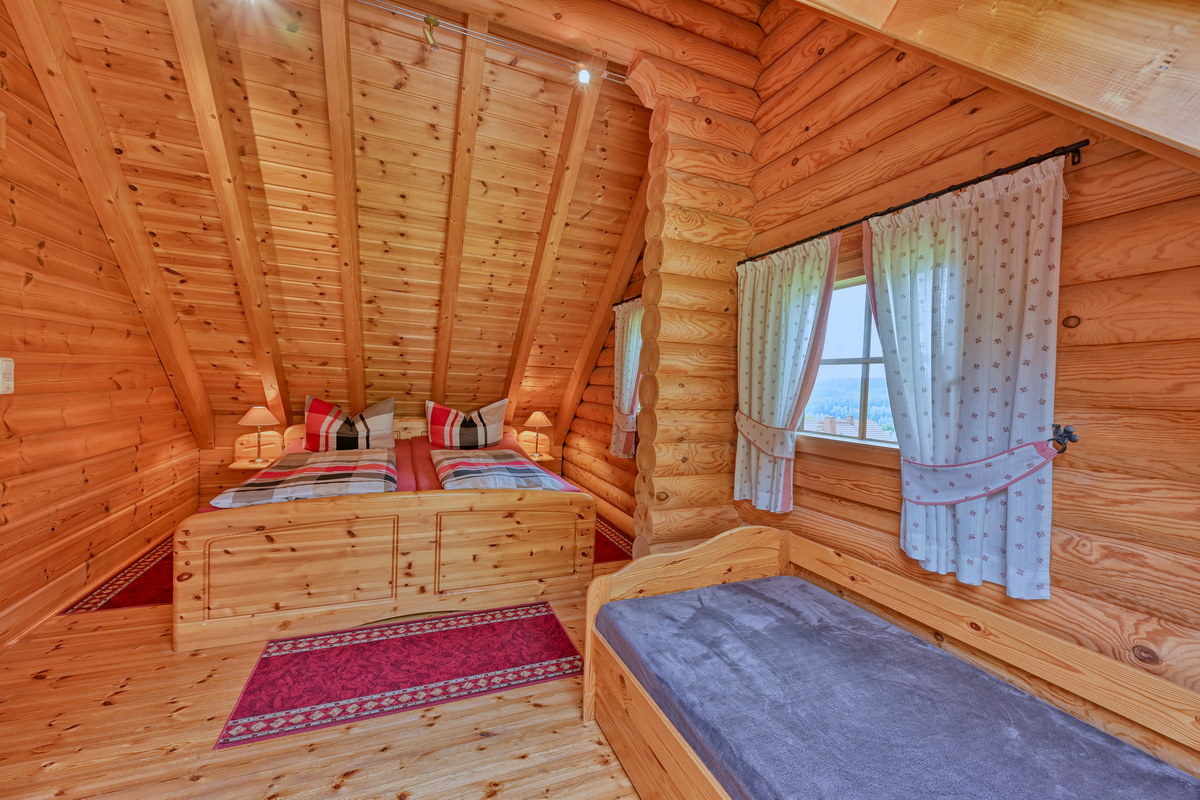 Schlafzimmer 1